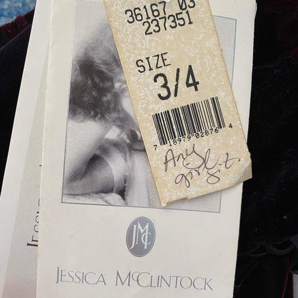 Vintage strapless floor length dark red velvet dress with detached arm sleeves - Picture 3 of 3